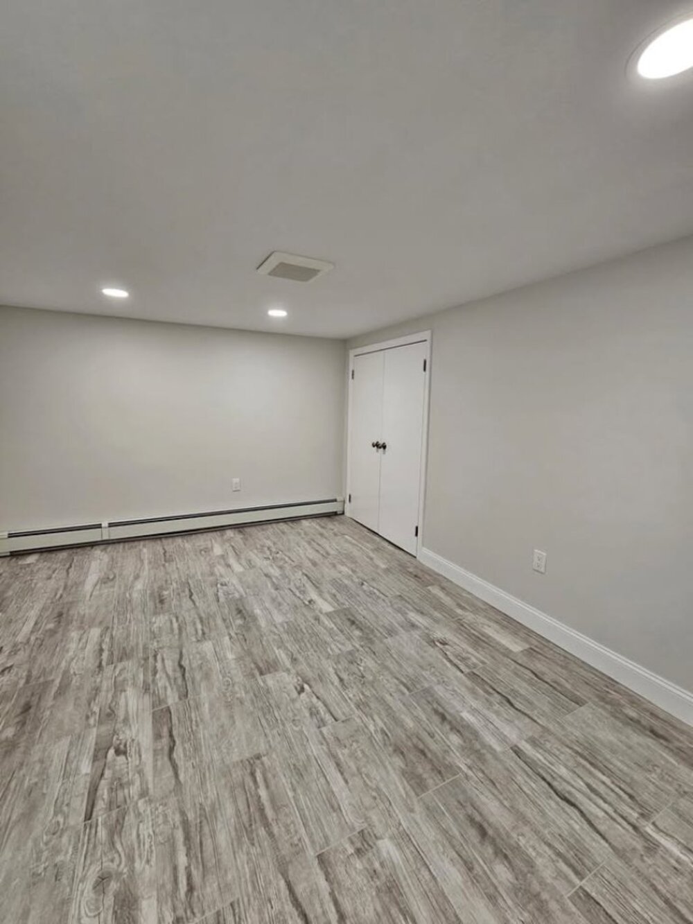 $2050 | 11003 [Lease\Rent] 2 Beds 1 Bath Apartment